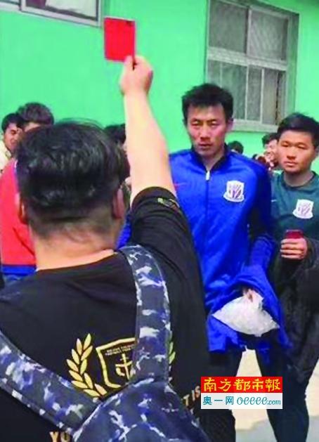 这几个后辈，都是叶辰的表弟表妹，也都算得上是顾秋怡的粉丝，所以便从洛杉矶跟了过来。